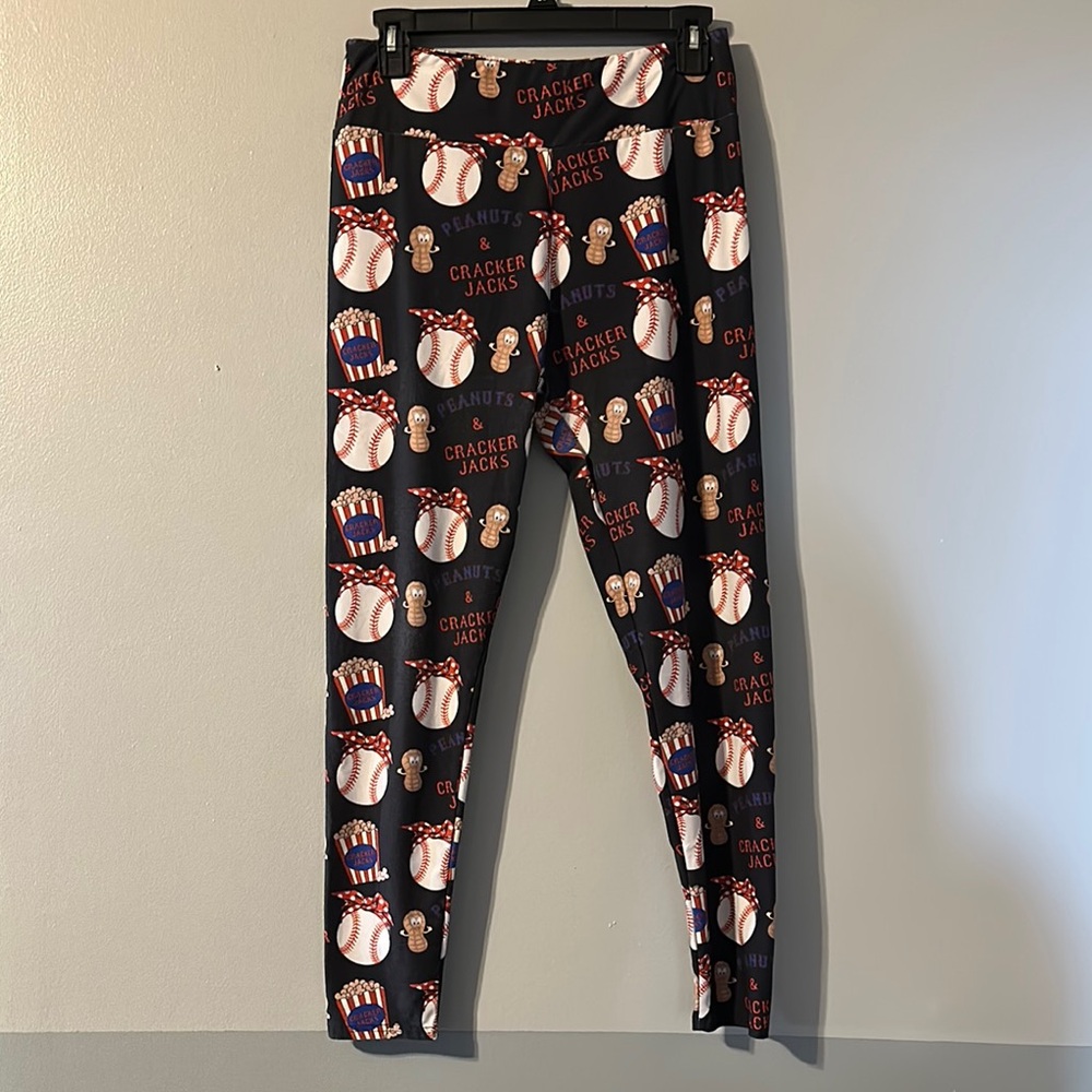 Amelia Rose Cracker Jacks Print Leggings - Black One Size